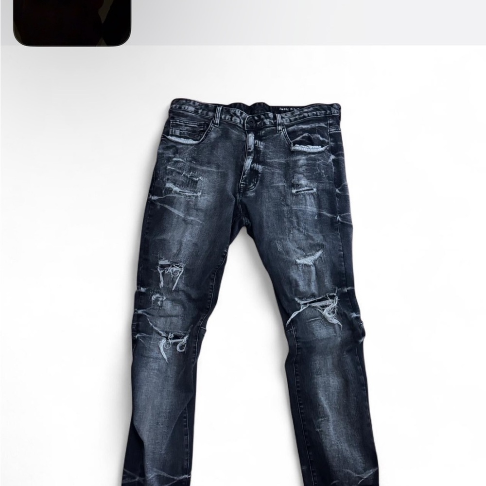 Stylish Distressed Slim Jeans in Black